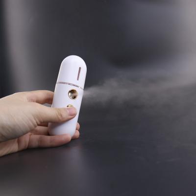 China Portable Ionic Mist Sprayer Mini Atomizer Nebulizer Alcohol Nano Moisturizer Beauty Face Spa Humidifier Facial Vapors for sale