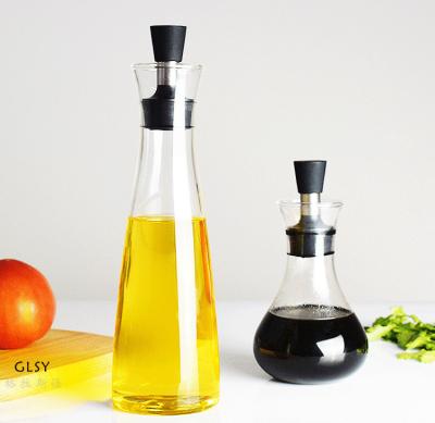 China Wholesale Minimalist Sealed Clear Borosilicate Glass Kitchen Oil Bottle for sale