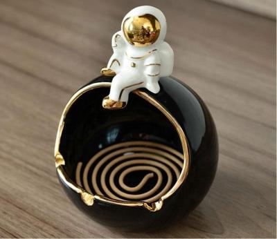 China Monkey Eco-friendly Creative Ceramic Ashtray Cartoon Character Living Room Office Storage Home Ashtray for sale