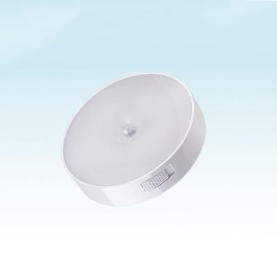 China PIR Automatic Motion Sensor 6 LED Smart Light Wireless Round Body Battery Operated Funny Night Light For Staircase Wardrobe for sale