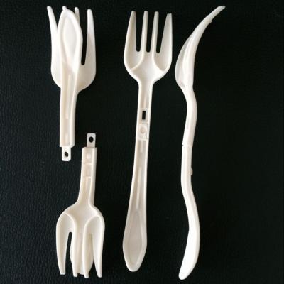 China Disposable folding plastic forks in white color for sale