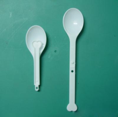 China 15 cm Plastic folding  spoon disposable in white color for sale