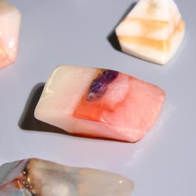 China Hot Selling Toiletries Bath Bar Wedding Gift Essential Oil Base Cleansing Organic Natural Rock Crystal Whitening Moisturizing Gemstone Laundry Soap for sale