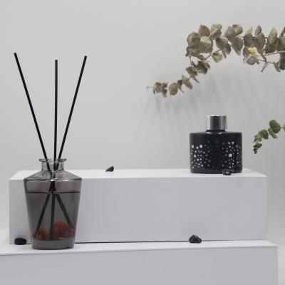 China New Sustainable Luxury Home Fragrance Fill Sticks Decorative Glass Bottle Reed Diffuser for sale