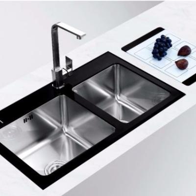 China Without Faucet SUS 304 Stainless Steel 8mm Thickness Tempered Glass Panel Top-Mounted Double Bowl Hand Made Sink for sale