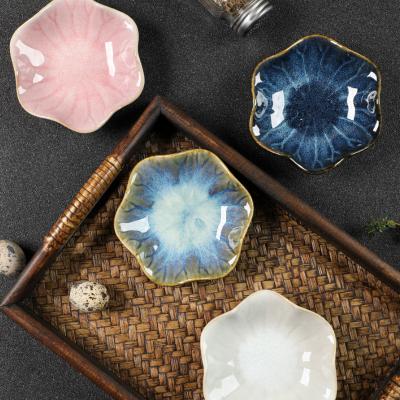 China Viable Irregular Sauce Dishes Flower Sauce Dishes Small Ceramic Flower Shape Snack Dish For Restaurant for sale