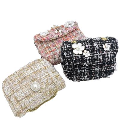 China 2021hot selling fashionable cute kid woolen fabric coin purse mini color pearl chain shoulder messenger bag children's bags silicone for sale