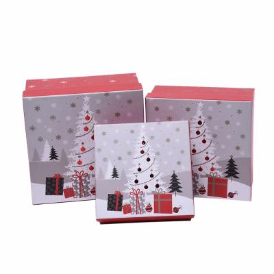 China Low MOQ Recyclable High Quality Christmas Paper Gift Box Packing Box For Clothes for sale