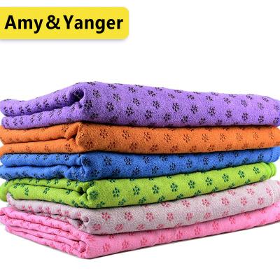 China Yoga Exercises Non-Slip Microfiber Yoga Towel Quickly Dry And Nice Sweat Absorb With Flower Dots for sale