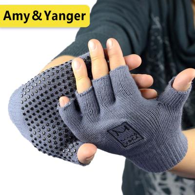 China Exercise yoga gloves with anti-slip handles in cotton spandex, 5 finger glove style for sale