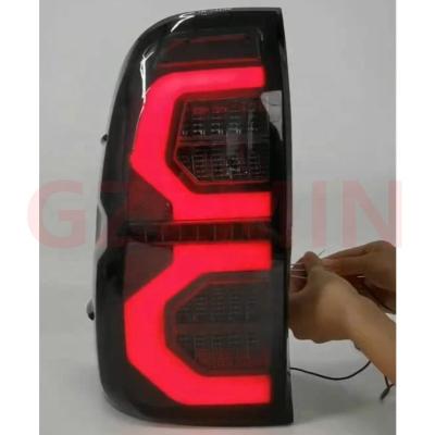 China Luz de cauda LED C estilo para Hilux Revo Rocco 2016 2017 2018 2019 2020 2021 2022 2023 à venda