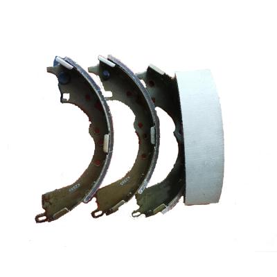 China 04495-0K010 Semimetal Rear Brake Semimetal Brake Shoe For Toyota HILUX III PICKUP for sale