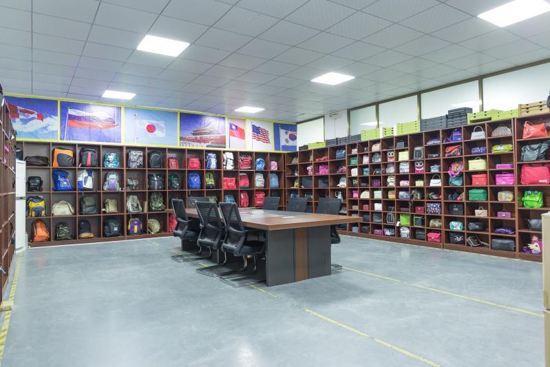 Verified China supplier - Guangzhou WD Leather Product Co., Ltd.