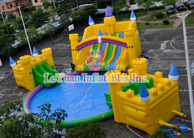 China Equipo inflable resistente ULTRAVIOLETA medio del parque del agua para los niños/los adultos en venta