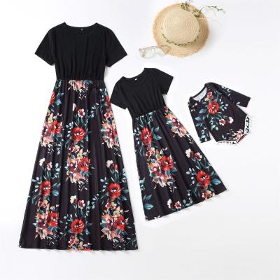 China Anti-pilling Mommy and Me Outfits Parent-child Printing Mother-daughter Dress Short-sleeved Quilting Women's Long Skirt for sale