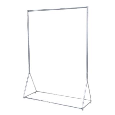 China Widely Used Silver Right Angle Fashion Show Clothes Flat Display Rack Floor Metal Clothes Hanger Steel Floor-standing for sale