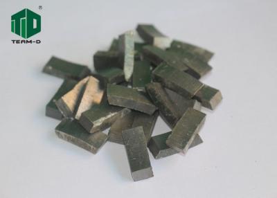 Cina Segmenti diamantati affilati per il taglio di granito, segmenti di macinazione del diamante nero in vendita