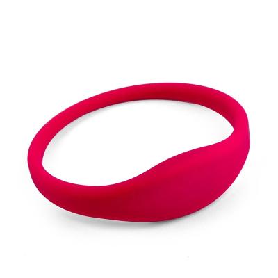 China Pool Custom Recycled RFID Wristbands Waterproof NFC Smart Wristband 125khz 13.56Mhz For Fitness Events Kids RFID Silicone Wristbands for sale