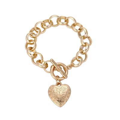 China CLASSIC CLASSIC heart-shaped charm BraceletJewelry for Lady of woman bracelet 2021 for sale