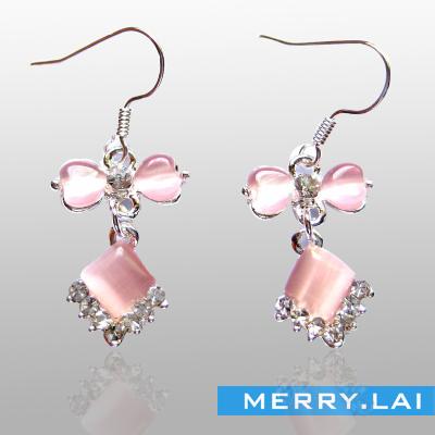 China Handcrafted Ladies Fashion Stainless Steel Earrings Health Pink Crystal Gift for Friends for sale