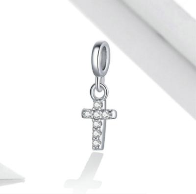 China 2021 Fashion Wholesale 925 Sterling Silver Tiny Zirconia Tiny Cross Charms Small For Bracelet Necklace Pendant Jewelry Making for sale