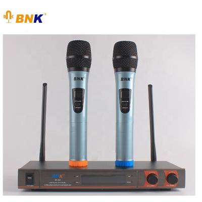 China Handheld Portable Wireless Microphone BNK Karaoke Microphone Vlog Microphone for sale