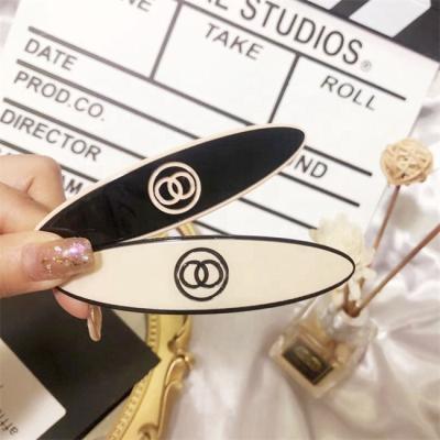 China Women Girls Hair Accessories 2022 New Fashion Designer Hair Accessories Hairpin Hair Clips Famous Women for sale