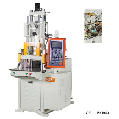 China VERTICAL Fully Automatic Hang Tag Injection Molding Machine Equipment With Plastic Lock for sale