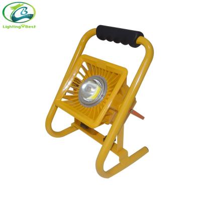 China Outdoor Portable Rechargeable Garden 50W LED Flood Light For Emergency Light for sale