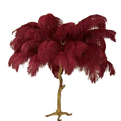 China 2020 Hot Selling Canton Red Color Modern Art Modern Decorative Side Living Room Office Base Ostrich Brass Plumas Feather Table Lamp Lighting for sale