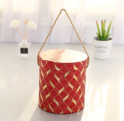 China Wholesale Recyclable Red Cylinder Flower Paper Boxes Cardboard Gold Foil Paper Box For Wedding And Valentine's Day for sale