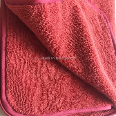 China QUICK DRY Red Square Microfiber Cleaning Cloth , Microfiber Cleaning Towel Custom Logo for sale