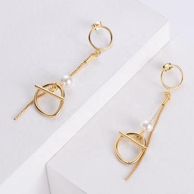 China HS New Retro Romantic Asymmetrical Tassel Earrings Shape Gold Metal Stud Earrings for sale