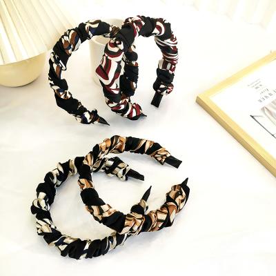 China Fashion Headband Wholesale Western Style Fashion Printcloth Headband Women Hair Accessories Wide Brim Pleated Headband for sale