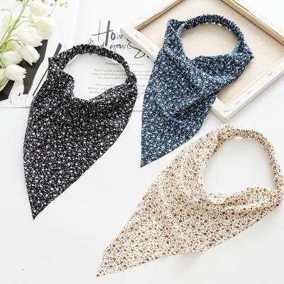 China Hot Autumn And Winter 2021 Hot Fashionable Style Triangle Cloth Towel Broken Scarf Women's Wholesale Source Joker Hair Elastic Hair Band for sale