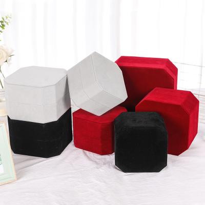 China Disposable Top flannel jewelry box wedding proposal ring box pendant necklace bracelet jewelry box can be customized for sale