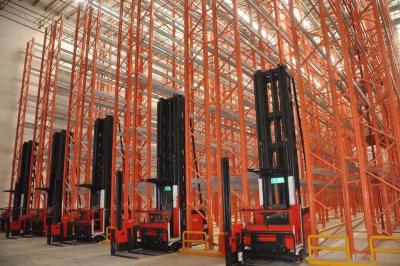 China Weight Capacity 1500 Kg - 4500 Kg Very Narrow Aisle Racks Steel Storage Racks for sale