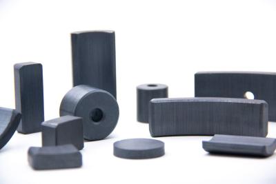 Cina Esperienza nel settore della produzione di ferrite magnetici permanenti in vendita