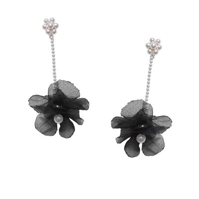 China White Flower Earrings 2022 New Design Simple Fashion Personality Black Flower Pearl Long Earrings Of All Seasons for sale