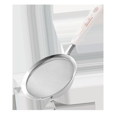 China CHEFMADE New Design Sustainable Household Kitchen Handheld 304 Round Flour Sieve Stainless Steel Cooking Tool 14CM Sieve for sale