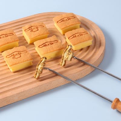 China IP Viable Bakery Cartoon Chefmade Cl5011 Cake Bread Embossed Logo Brand Stamp Iron With Wood Handle for sale