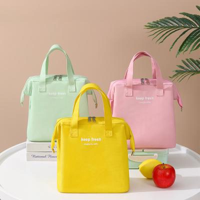 China Fashion New Large Capacity Insulated Lunch Box Portable Lunch Bag To Work School Lunch Insulated Bag for sale