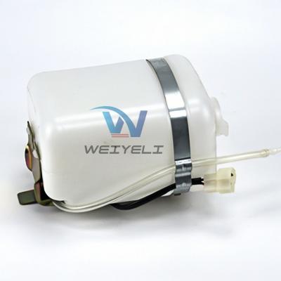 Chine Bouteille d'essuie-glace de pare-brise universelle Sany 12V 24V réservoir d'expansion de liquide de refroidissement à vendre