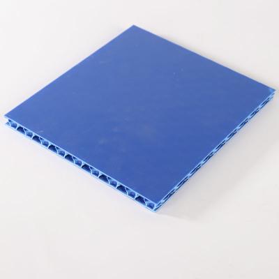 China Flat Corrugated Plastic Roofing Sheet Blue PP Hollow Corrugated Plastic Roof Panels Carton for sale