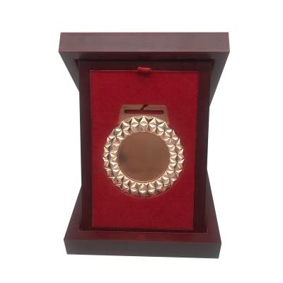 China Recyclable Custom Wooden Medal Display Box Keepsake Coin Display Box for sale