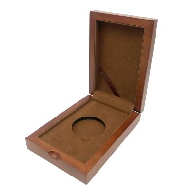 China Biodegradable Custom Luxury Wooden Piggy Bank Phone Booth Medal Display Box for sale