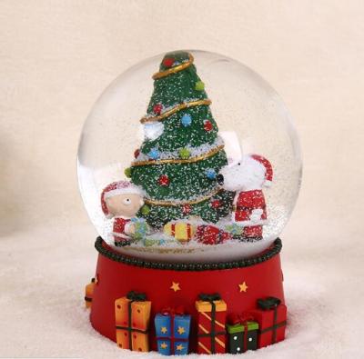 China China Christmas Snow Water Globe Custom Resin Santa Claus Snow Globe for sale