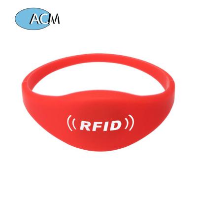 China Custom Printed Eco-friendly Waterproof / Waterproof Silicone Logo Rubber Bracelet Wrist Band Wristband for sale