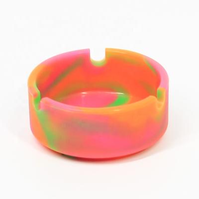 China UKETA Custom Rainbow Colorful Heat Resistant Cheap Round Shape Heat Resistant Soft Silicone Ashtray for sale