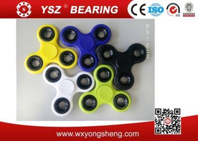 China Stevige Kleuren tri-Spinner 608 het Stuk speelgoed van de Handspinner met Ce-Pakket verlicht de Spinner van de Spanningsvinger Te koop